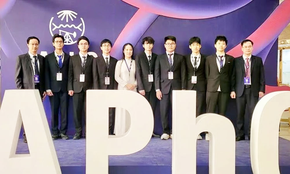 All eight Vietnamese students win medals at Asian Physics Olympiad